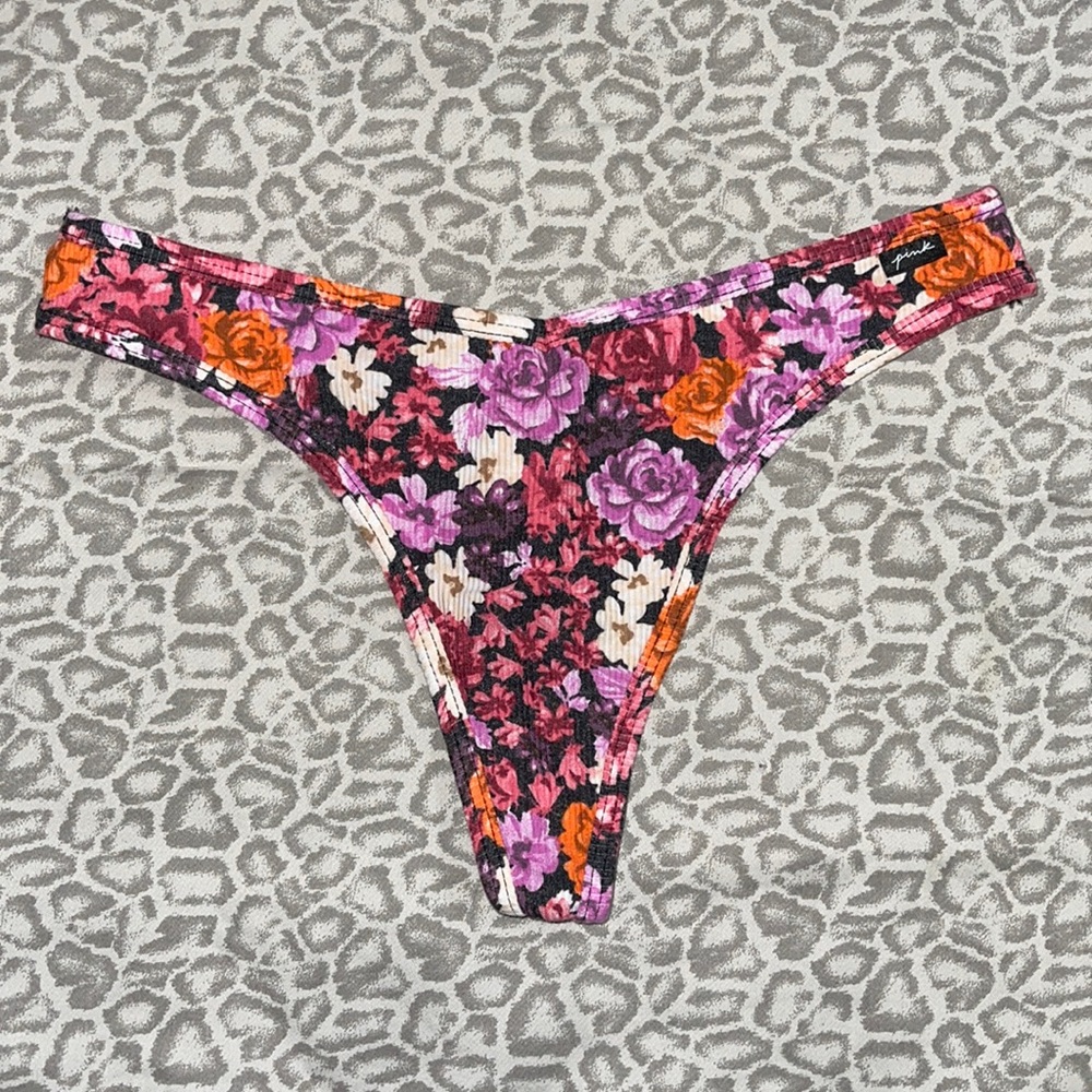 🌺 Pink Victoria secret thong underwear 🌺